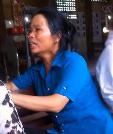 Mẹ nạn nhân Hồng chia sẻ với PV.