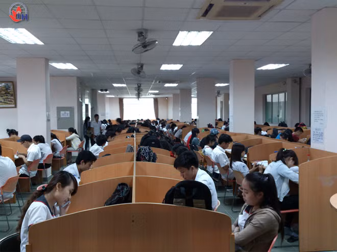 Phòng tự học của sinh viên Đại học Công nghiệp TP Hồ Chí Minh.