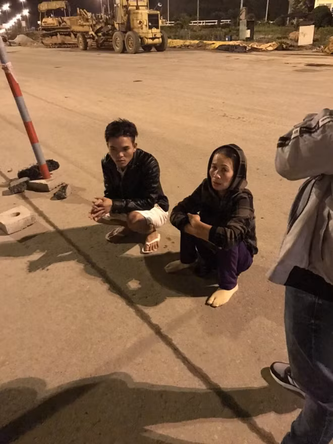 Mẹ con bà Đinh Thị T. nạn nhân vẫn chưa hết bàng hoàng, sợ hãi khi bị các đối tượng nước ngoài "thôi miên", cướp tài sản.
