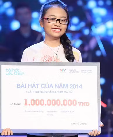 Phương Mỹ Chi, cô bé nổi đình nổi đám trong showbiz.
