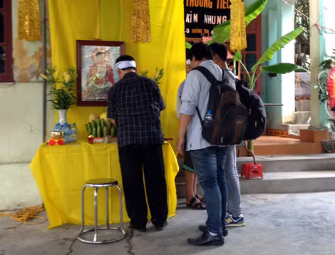 Gia đình bà Nhung đang làm tang cho nạn nhân xấu số.