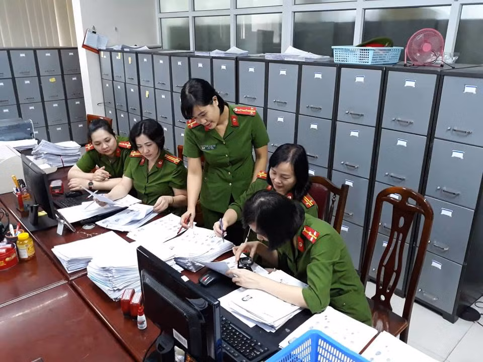 Kết hợp chặt chẽ giữa công tác quản lý hành chính với phòng ngừa, đấu tranh chống tội phạm ảnh 5
