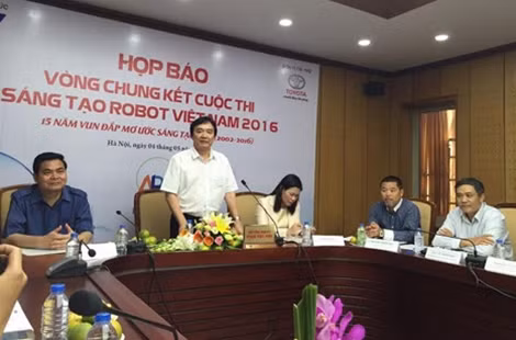 Họp báo giới thiệu vòng chung kết Robocon 2016.