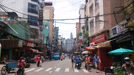 Phố “Tây ba lô” có đông người nước ngoài nhất ở TP HCM.