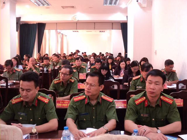 Các đại biểu tham dự Hội thảo