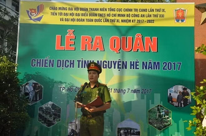 Đại úy Ngô Thanh Sơn phát biểu tại buổi lễ
