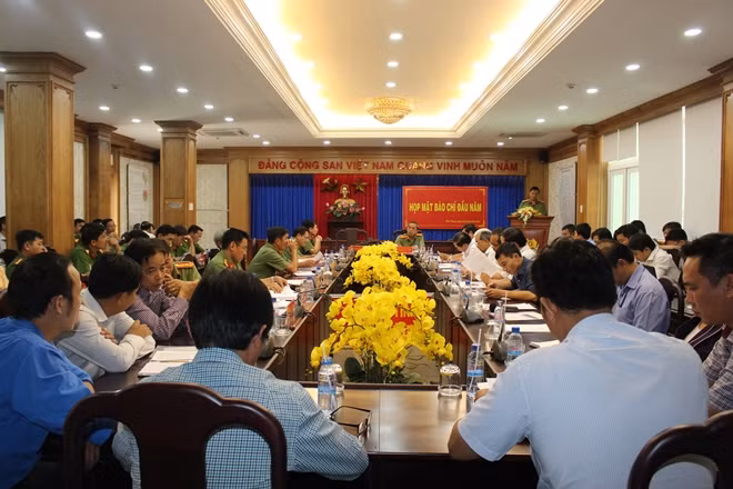 Toàn cảnh buổi họp báo