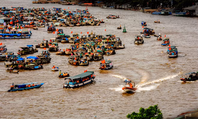 Diễn tập cứu nạn trên sông Hậu Giang