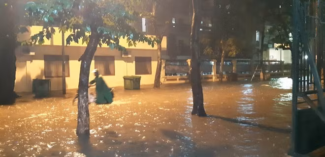 Trên phố Quán Thánh.