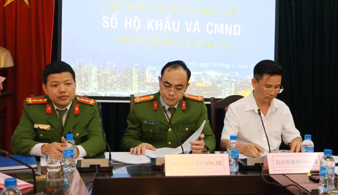 3 vị khách mời trả lời câu hỏi của độc giả.
