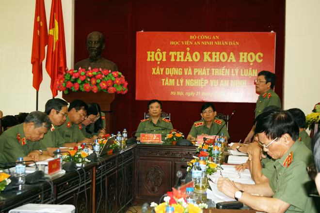 Trung tướng, GS.TS Nguyễn Văn Ngọc, Giám đốc Học viện ANND và các đại biểu dự Hội thảo
