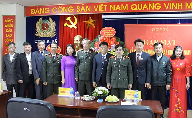 Các đại biểu tham dự buổi gặp mặt.