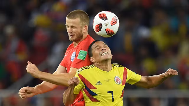 Anh (áo đỏ) là đội bóng cuối cùng lọt vào tứ kết World Cup 2018