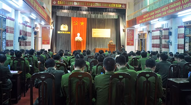 Toàn cảnh hội nghị.