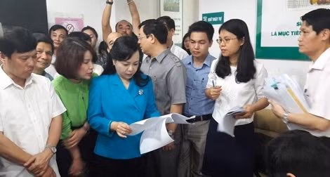 Láo nháo như...phòng khám tư nhân ảnh 6