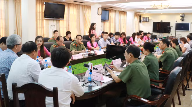 Toàn cảnh buổi tọa đàm.