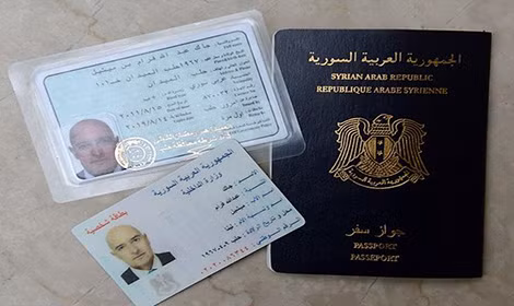 Hộ chiếu, thẻ căn cước và giấy phép lái xe Syria thật mang tên người đã chết ở Aleppo được bán với giá 2.000 USD.