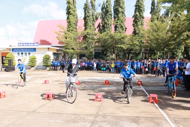 Một số hoạt động tại ngày hội.