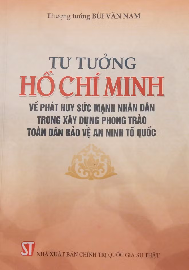 Cuốn sách của Thượng tướng, PGS.TS, Bùi Văn Nam, Ủy viên Trung ương Đảng, Thứ trưởng Bộ Công an.