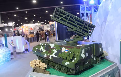 Theo thông báo của nhà sản xuất T-85 MLRS có khả năng bắn hết 20 quả đạn trong chưa đầy 1 phút. Dàn phóng có thể nâng từ 0 lên 35 độ, có thể xoay sang trái phái khoảng 30 độ. Tốc độ hành trình tối đa 40km/h.