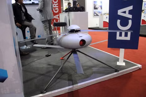 UAV IT180-3EL-I của tập đoàn ECA đến từ Pháp. IT180-3EL-I có khả năng cất hạ cánh thẳng đứng và bay liên tục trong 50 phút với tải trọng 3 kg.