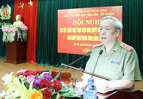 Trung tướng Vũ Thuật, Phó Bí thư Đảng ủy, Phó Tổng cục trưởng Tổng cục HC-KT phát biểu kết luận Hội nghị.