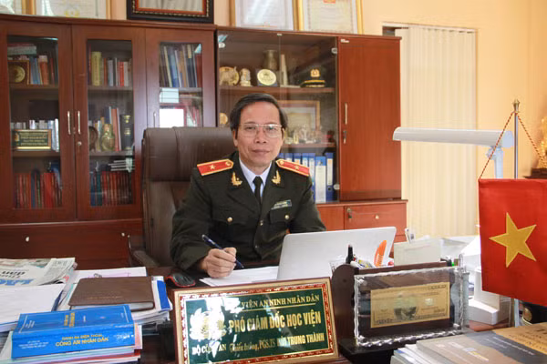 Thiếu tướng, GS.TS Bùi Trung Thành.