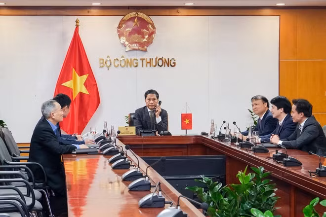 Với tinh thần tôn trọng cao nhất đối với luật pháp của hai nước, Việt Nam sẵn sàng phối hợp chặt chẽ, hỗ trợ tích cực Hoa Kỳ trong quá trình điều tra.