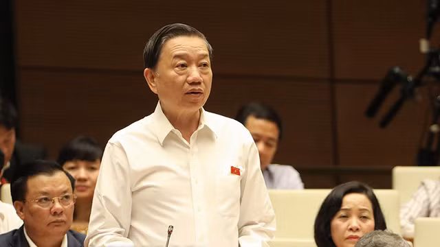 Bộ trưởng Tô Lâm trả lời đại biểu Quốc hội Bộ trưởng Tô Lâm trả lời đại biểu Quốc hội