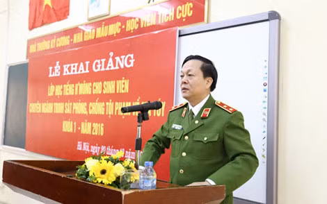 Trung tướng, GS.TS Nguyễn Xuân Yêm phát biểu tại Lễ khai giảng.