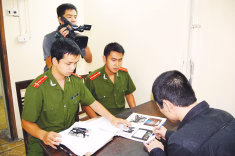 Đối tượng ma túy bị Công an Phường Hàng Bài bắt giữ. Đối tượng ma túy bị Công an Phường Hàng Bài bắt giữ.