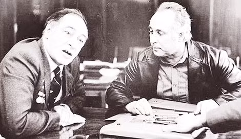 Thiếu tướng Vyacheslav Pankin (phải) là bạn tâm giao của ngôi sao điện ảnh Vyacheslav Tikhonov. Thiếu tướng Vyacheslav Pankin (phải) là bạn tâm giao của ngôi sao điện ảnh Vyacheslav Tikhonov.