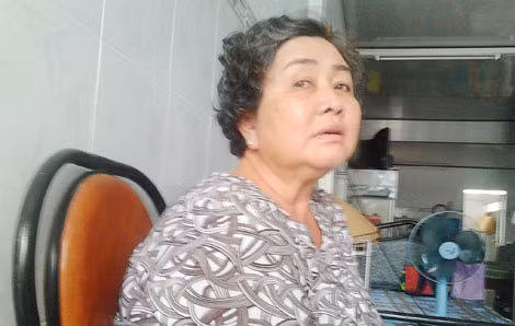 Nỗi đau dai dẳng bà Trần Thị Mười đang phải gánh chịu do con gái gây ra.