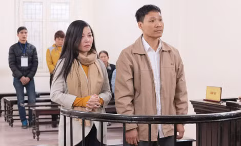 Hai bị cáo Vân và Thành.