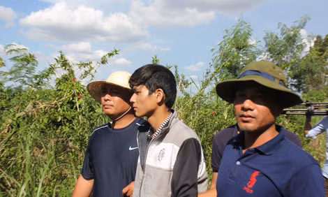 Đối tượng Nông Văn Phóng tại hiện trường gây án.