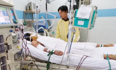 Bệnh nhân SXH nặng được điều trị tại BV Bệnh Nhiệt Đới TP Hồ Chí Minh.