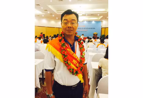 Anh Nguyễn Hữu Thuận đã 84 lần hiến máu tình nguyện.