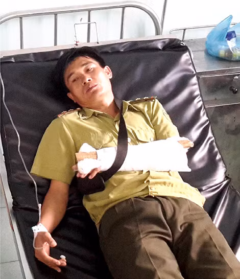 Anh Phạm Văn Anh đang được điều trị tại Bệnh viện Đa khoa tỉnh Đắk Nông. Anh Phạm Văn Anh đang được điều trị tại Bệnh viện Đa khoa tỉnh Đắk Nông.
