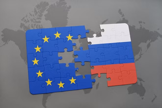 EU tuy thất vọng vì hành động từ phía Nga, nhưng một số quốc gia thành viên không đồng tình với việc tiếp tục trừng phạt Moscow. Ảnh: AP.