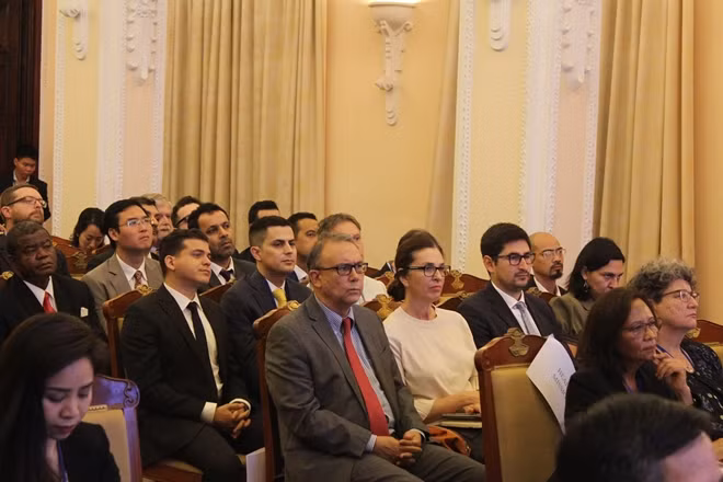 "Ngày tìm hiểu về Việt Nam" được tổ chức từ năm 2015, thu hút sự tham dự của đông đảo Đại sứ các quốc gia tham dự.