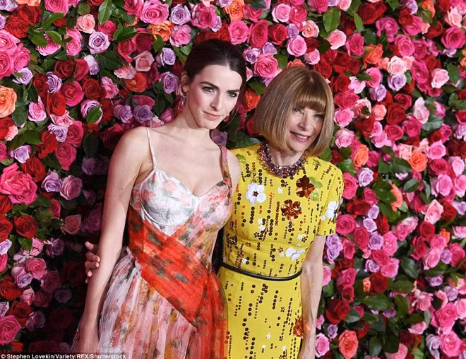 Tổng biên tập Vogue Mỹ Anna Wintour và cháu gái Bee Shaffer.