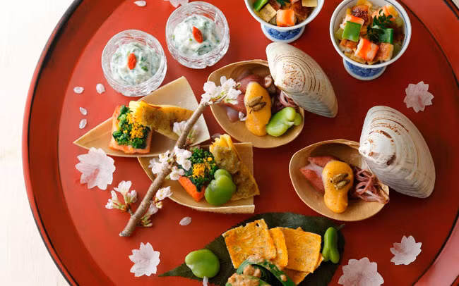 Các món ăn truyền thống Nhật Bản không những ngon lành và thanh đạm mà khâu trang trí cũng rất tinh tế.