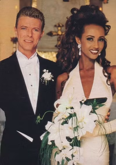 Bowie và siêu mẫu Iman trong lễ cưới năm 1992.