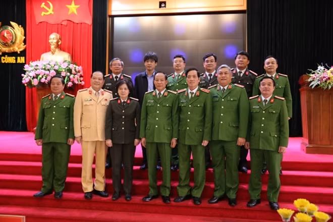 Thứ trưởng Lê Quý Vương và các đại biểu tham dự Hội nghị