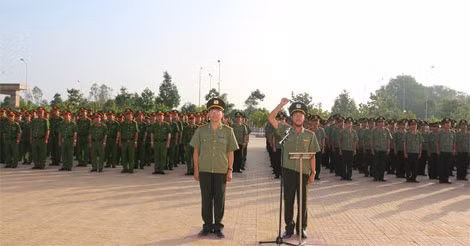 Công an Hậu Giang tổ chức ra quân tấn công trấn áp tội phạm, bảo vệ các hoạt động kỷ niệm 40 năm Ngày giải phóng miền Nam, thống nhất đất nước.