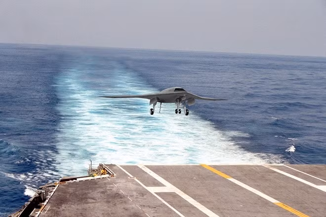 Điều đáng sợ trên chiếc X-47B chính là khả năng tàng hình cho phép chúng có thể đột nhập một cách an toàn vào phòng tuyến của đối phương. Thiết kế khí động học của UAV X-47B có nhiều nét tương đồng với máy bay ném bom tàng hình B-2 Spirit của Mỹ.
