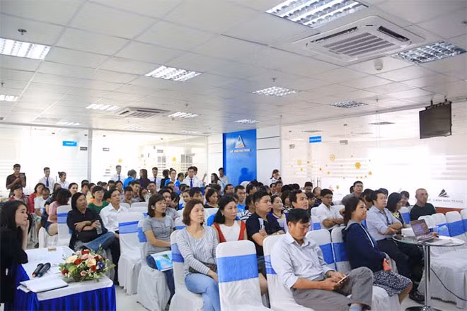 KĐT Du lịch Hoàng Long Nha Trang do Đất Xanh Nha Trang phân phối đã thu hút sự quan tâm của đông đảo khách hàng trong ngày đầu ra mắt. Liên hệ: 0901 919 789.