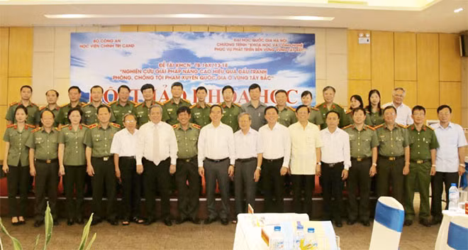 Các đại biểu tại hội nghị.