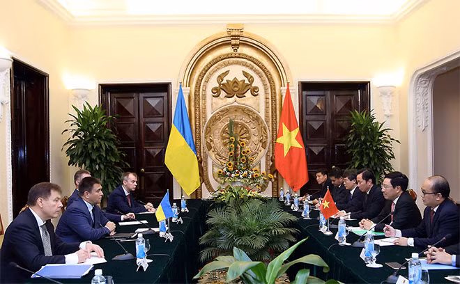 Phó Thủ tướng, Bộ trưởng Ngoại giao Phạm Bình Minh hội đàm với Bộ trưởng Ngoại giao Ukraine Pavlo Klimkin - Ảnh: VGP/Hải Minh.