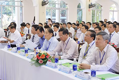 Buổi làm việc của hội đồng thi tuyển chức danh Giám đốc Sở Xây dựng Đà Nẵng.